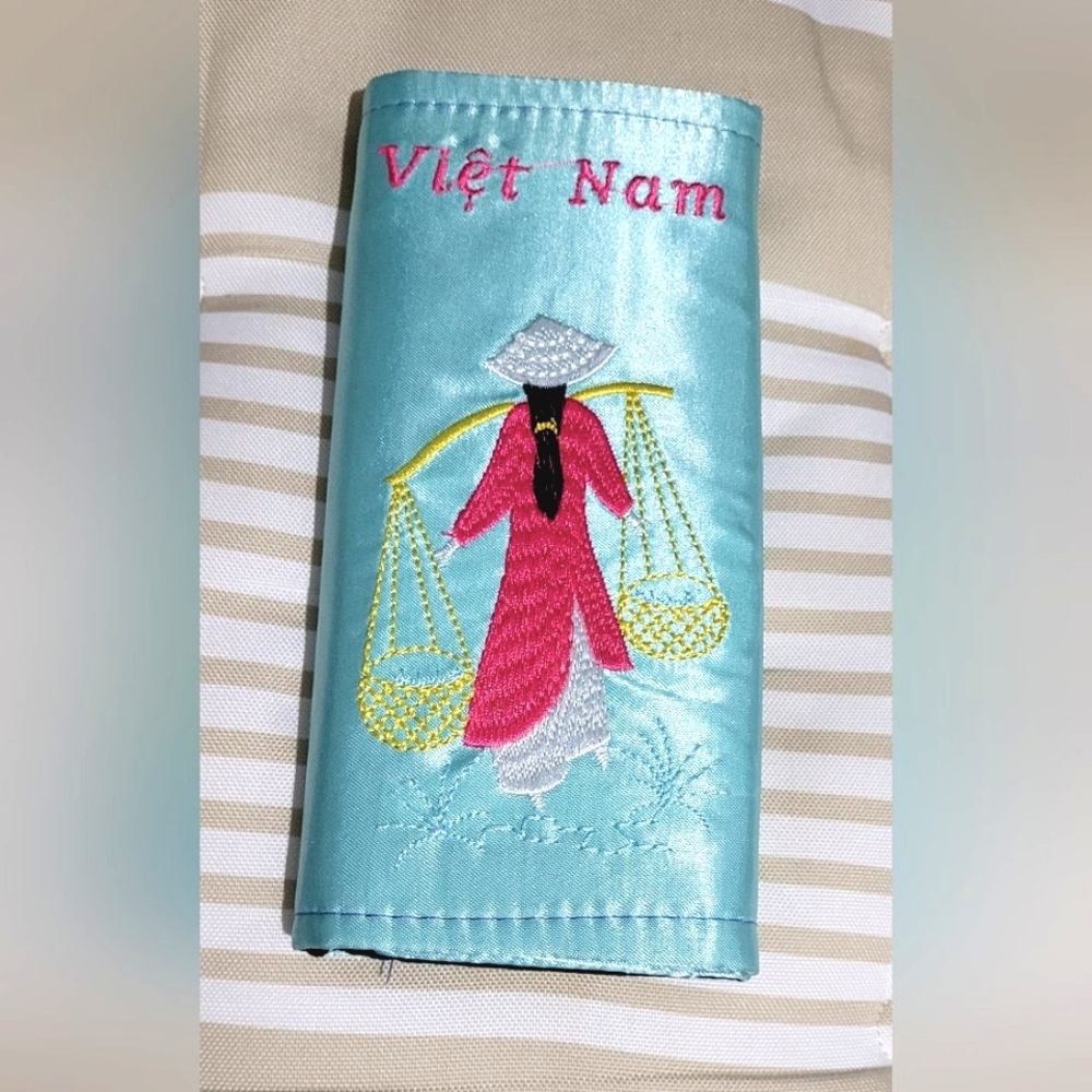Vietnam Silk Hand Embroidered Women's Bifold Wallet - Blue